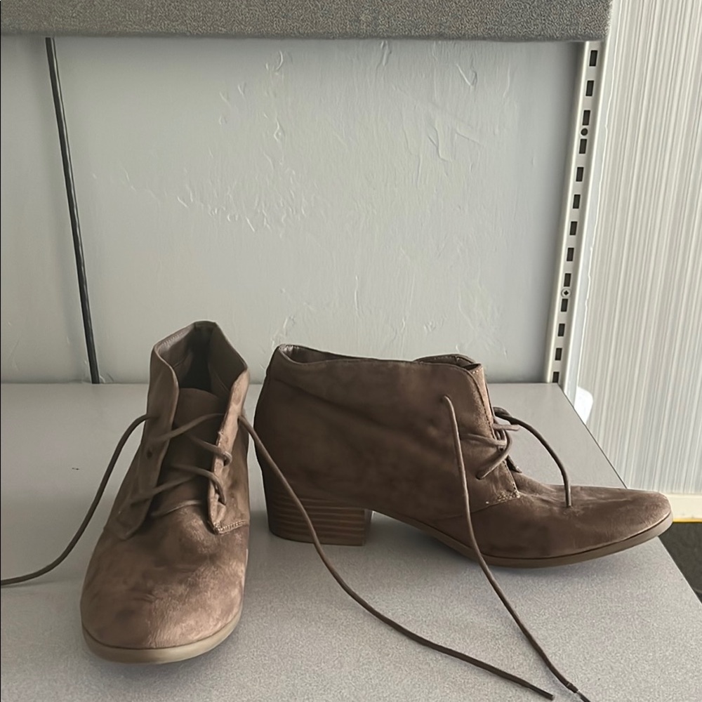 Brown suede Cloudwalkers ankle boots with low heel